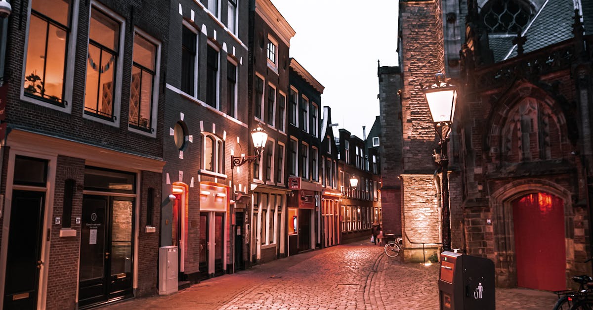 Navigating Cultural Differences During Dutch Conversations